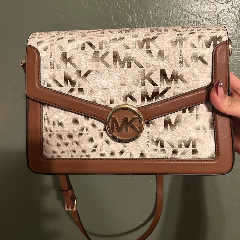 Michael Kors purse in “Jessie”